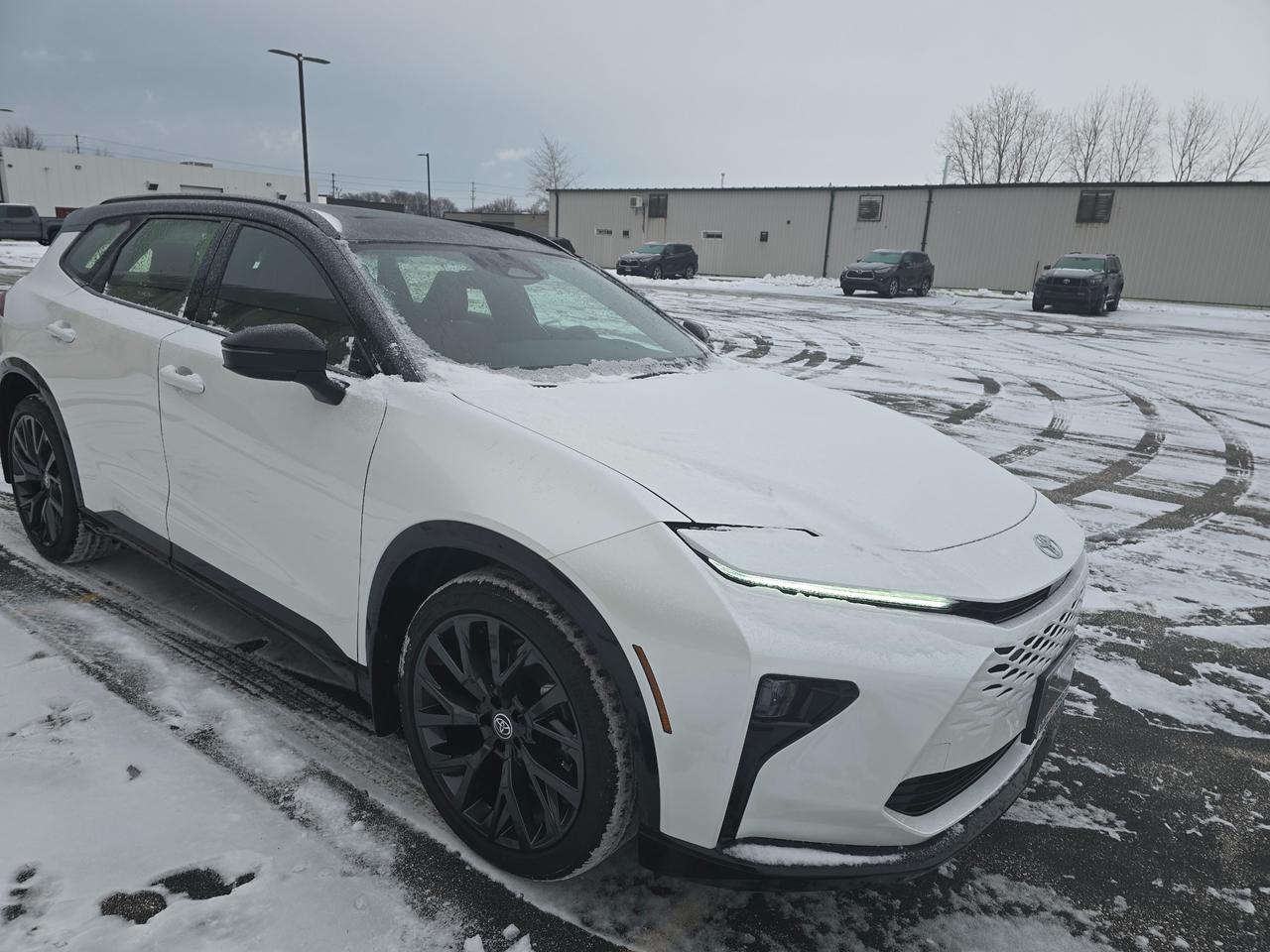 2025 Toyota Crown Signia Limited 4dr All-Wheel Drive Photo