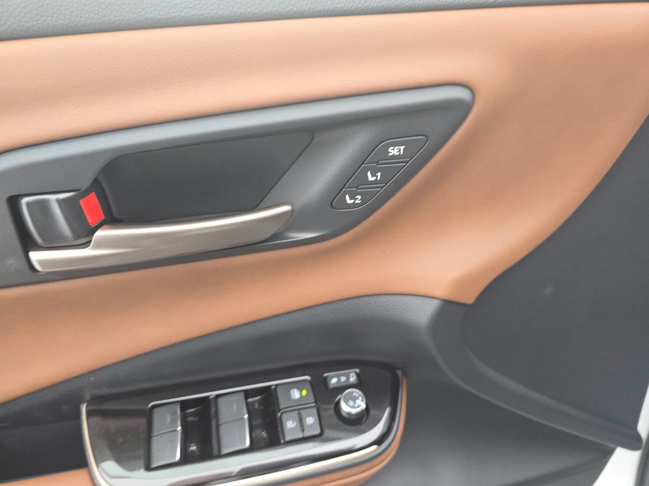 2025 Toyota Crown Signia Limited 4dr All-Wheel Drive Photo