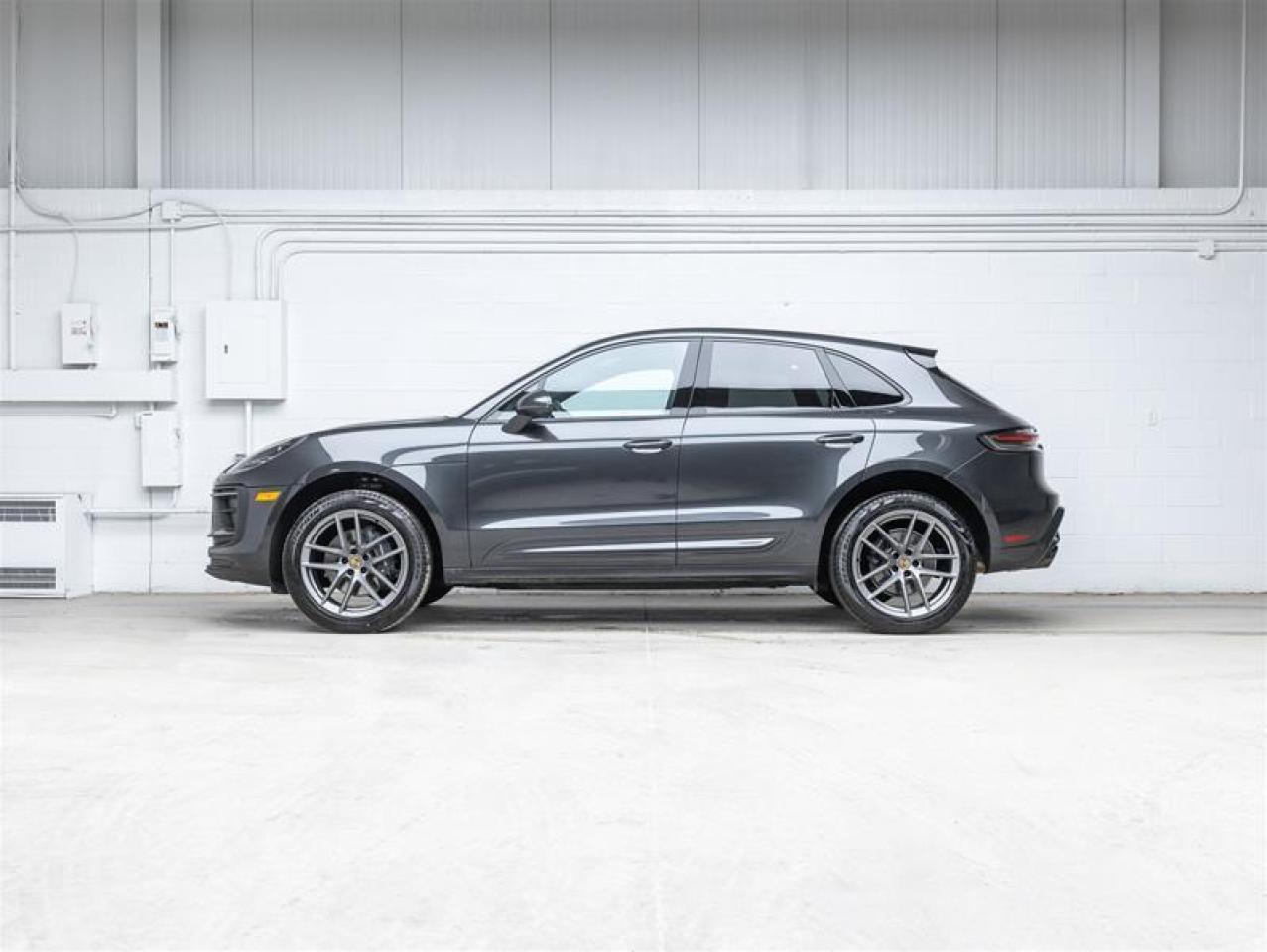 2025 Porsche Macan  Photo4