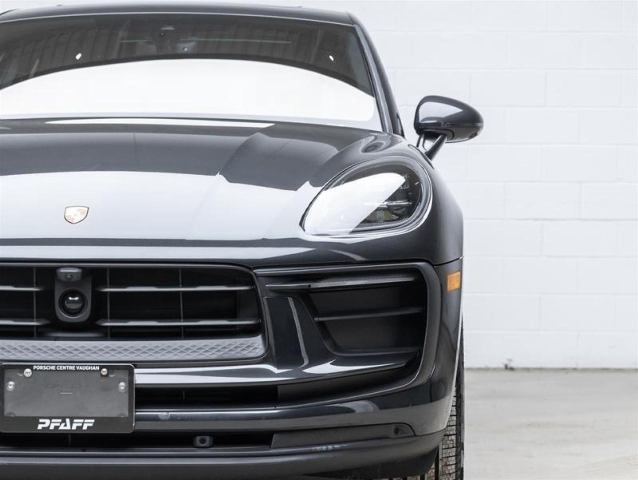 2025 Porsche Macan  Photo