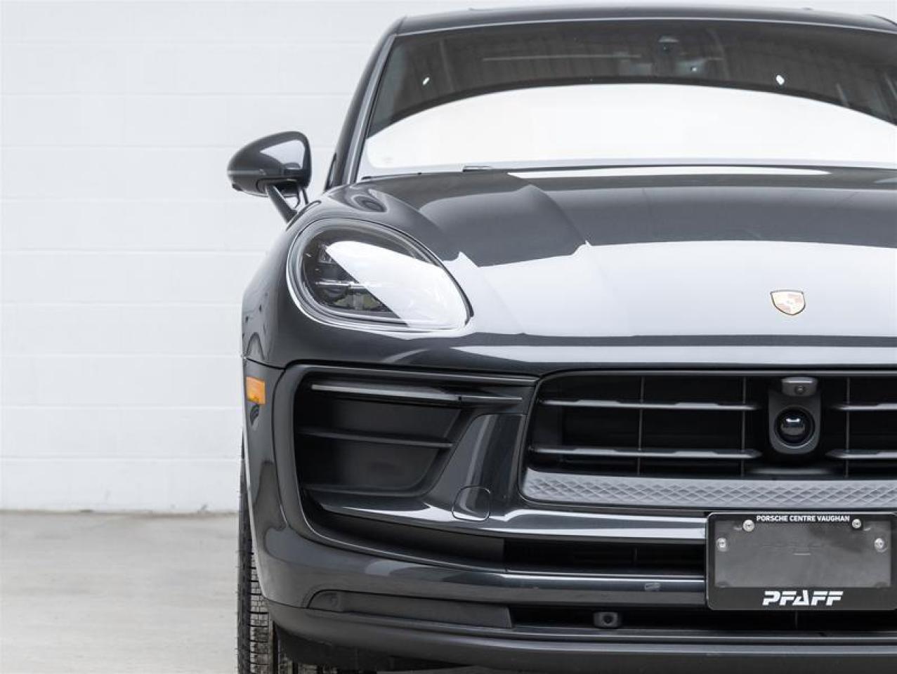 2025 Porsche Macan  Photo2