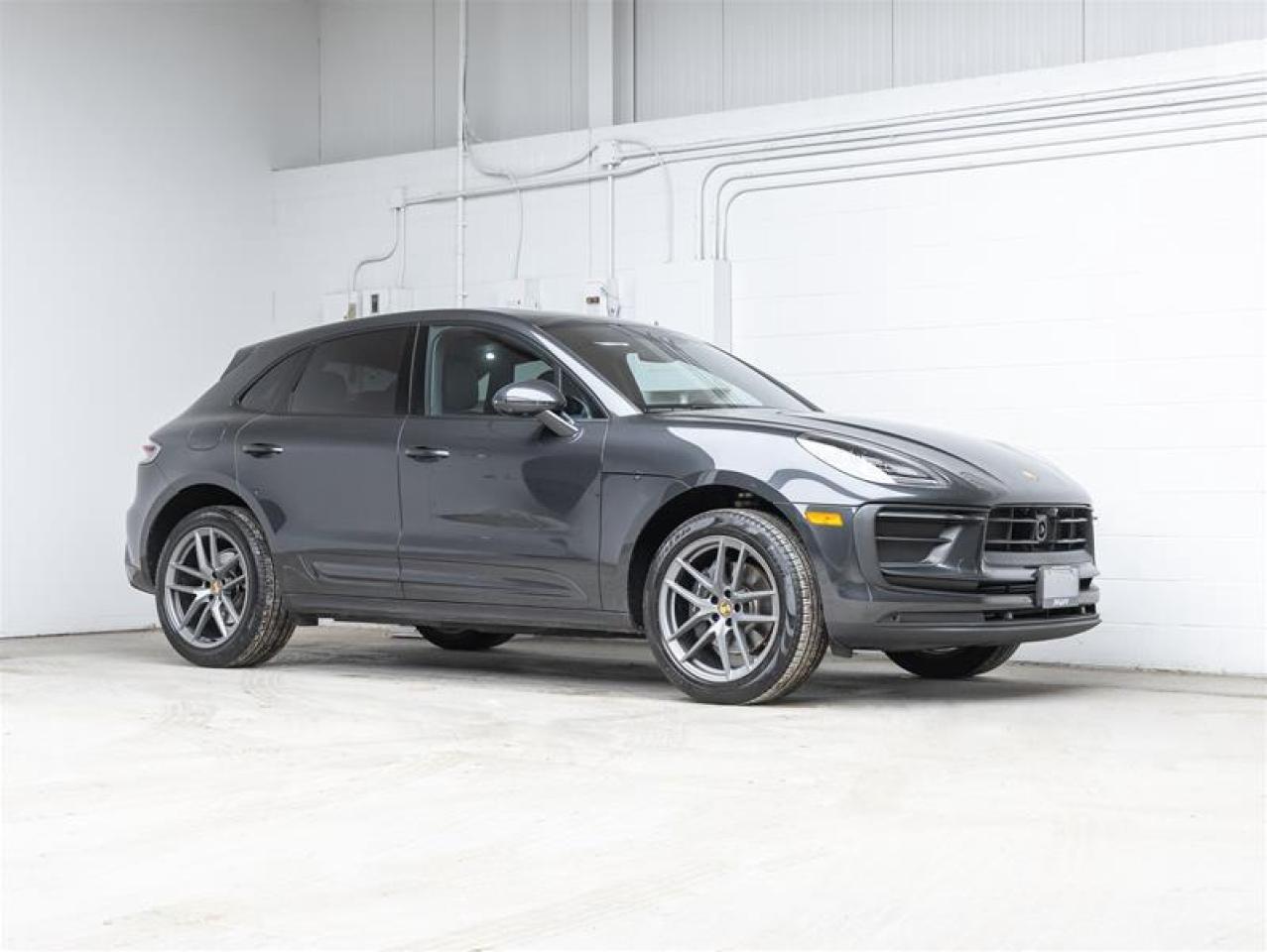 2025 Porsche Macan  Photo