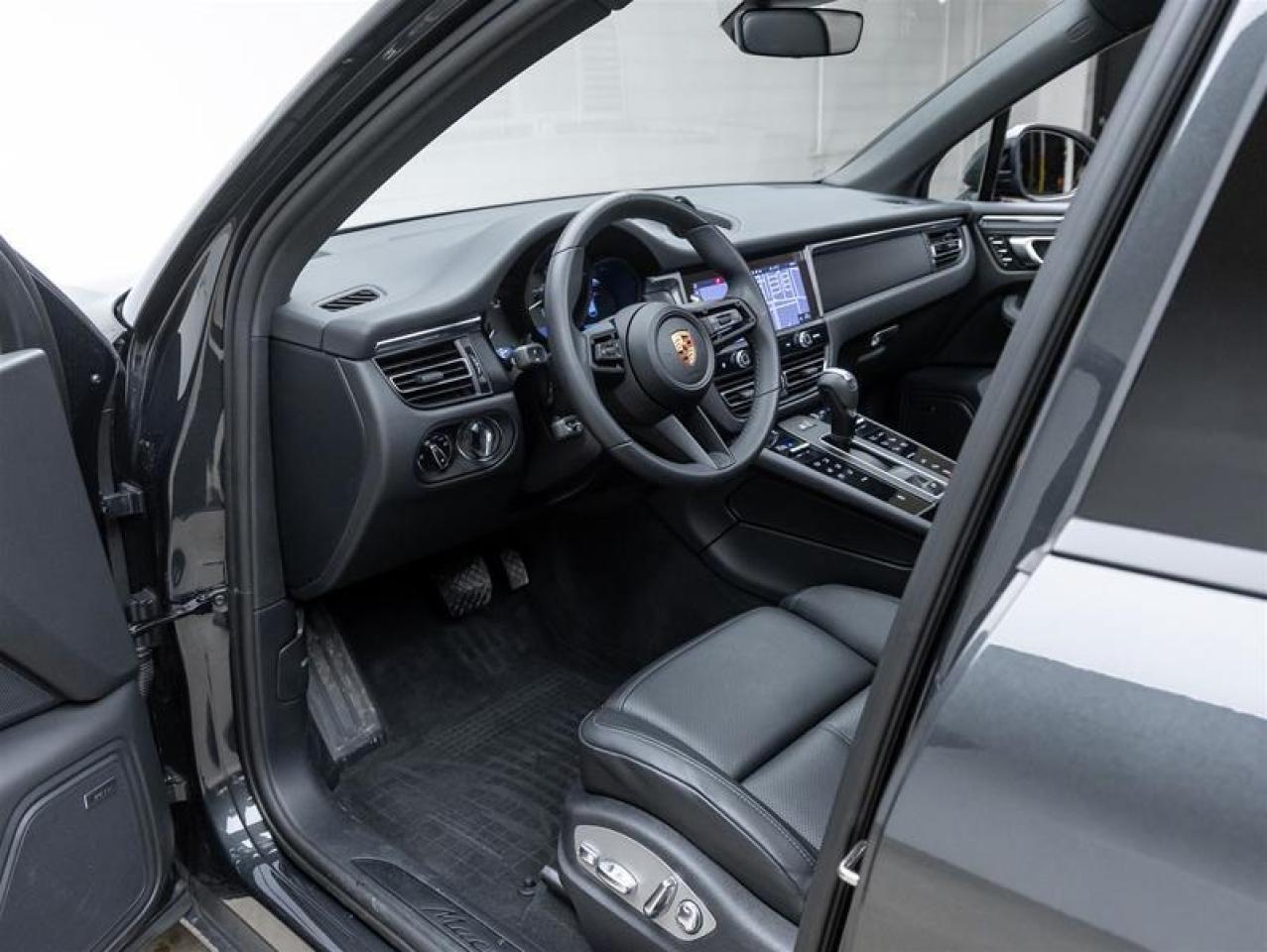 2025 Porsche Macan  Photo