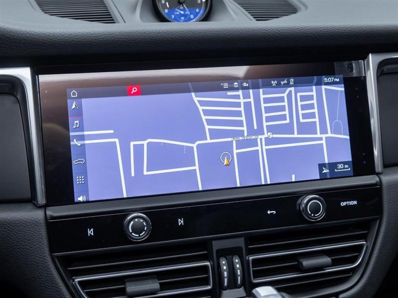 2025 Porsche Macan  Photo