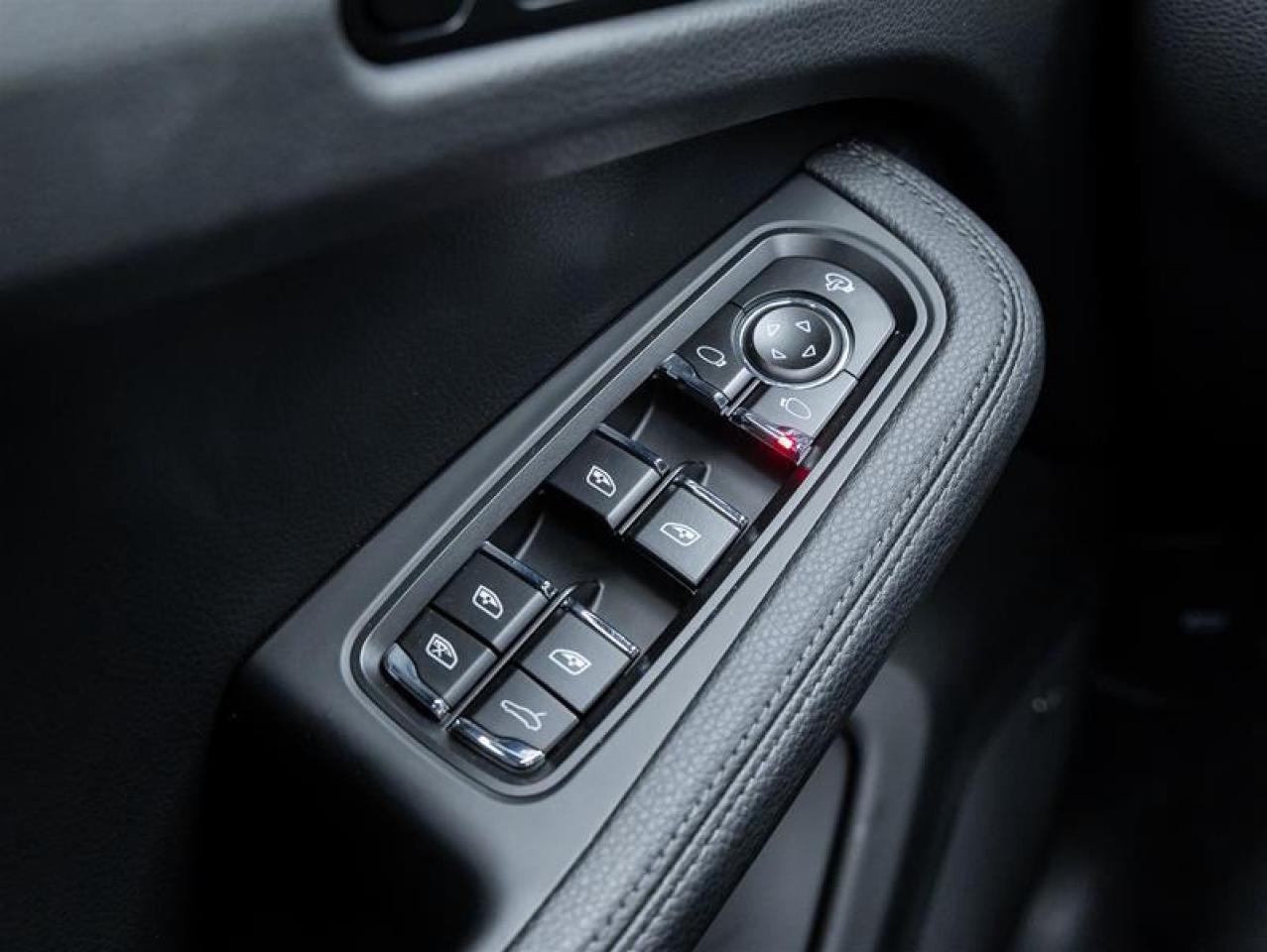 2025 Porsche Macan  Photo