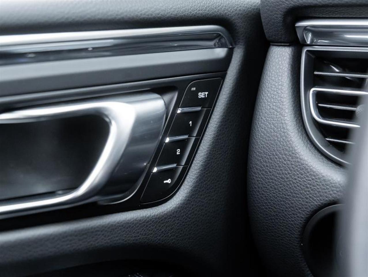 2025 Porsche Macan  Photo