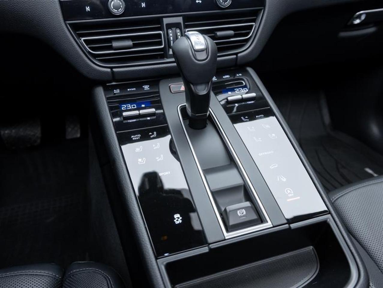 2025 Porsche Macan  Photo