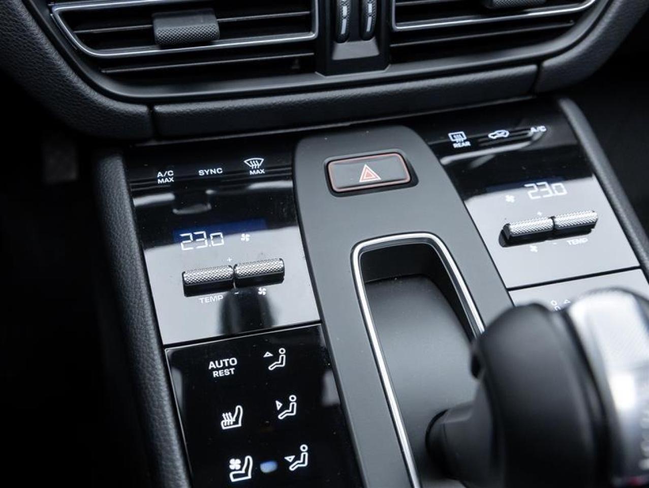 2025 Porsche Macan  Photo