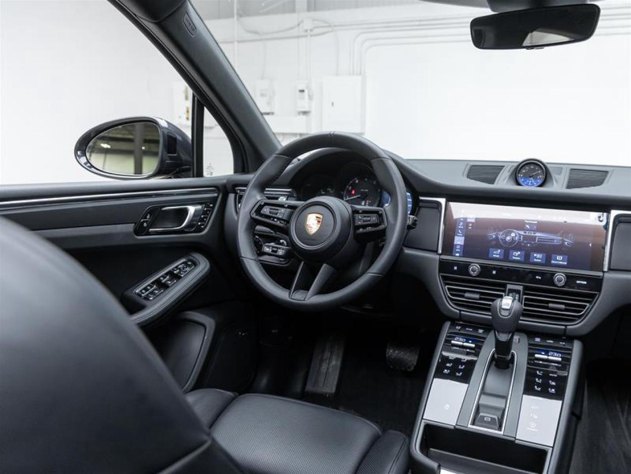 2025 Porsche Macan  Photo