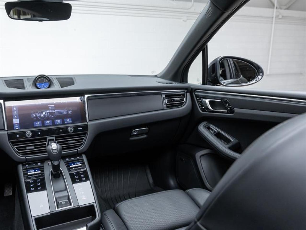 2025 Porsche Macan  Photo