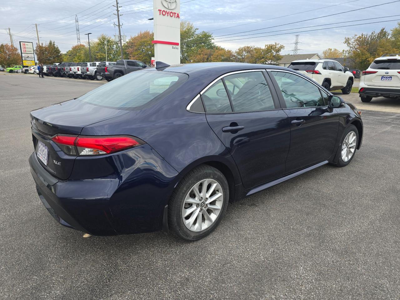 2020 Toyota Corolla XLE (CVT) 4dr Sedan Photo