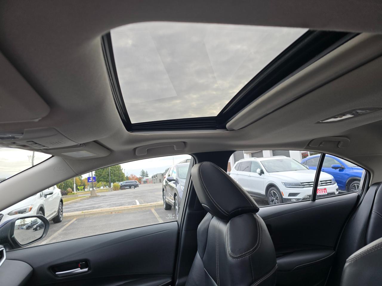 2020 Toyota Corolla XLE (CVT) 4dr Sedan Photo