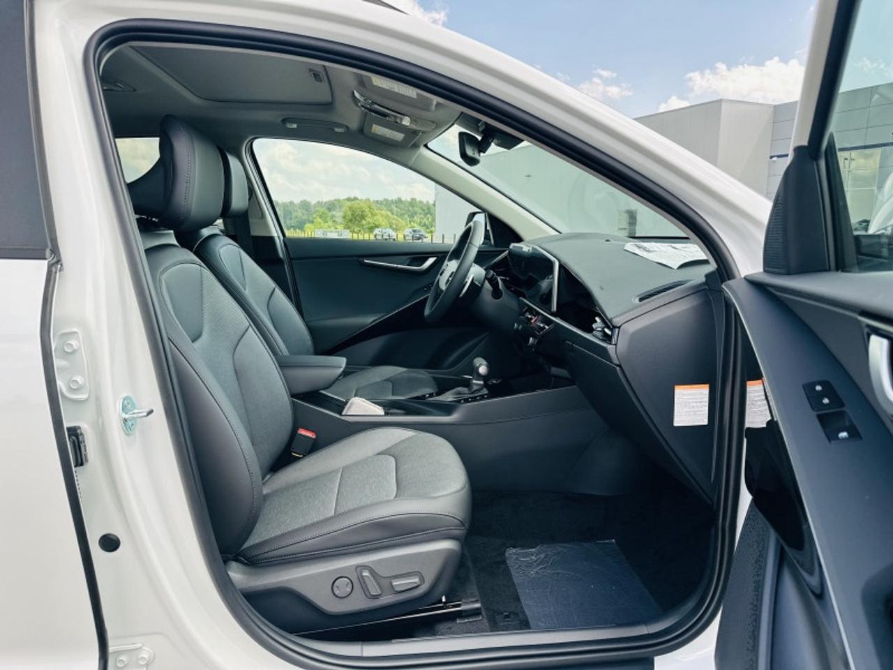 2026 Kia NIRO EX Premium Photo