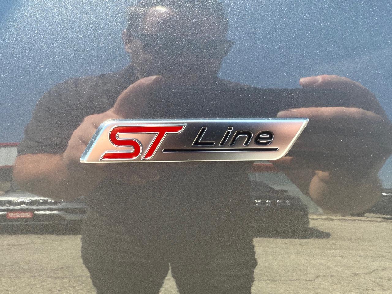 2024 Ford Escape ST-Line 4dr All-Wheel Drive Photo