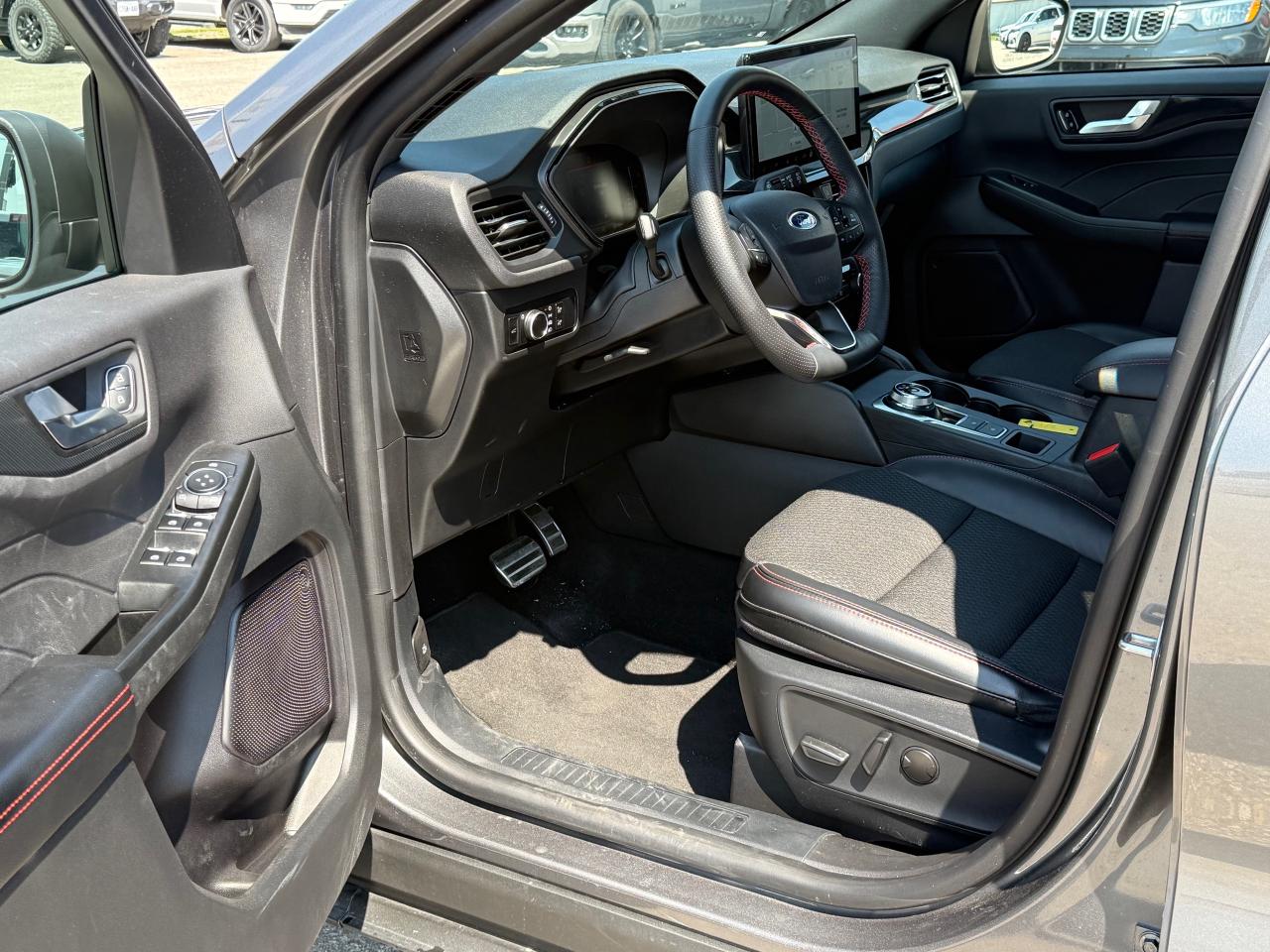 2024 Ford Escape ST-Line 4dr All-Wheel Drive Photo