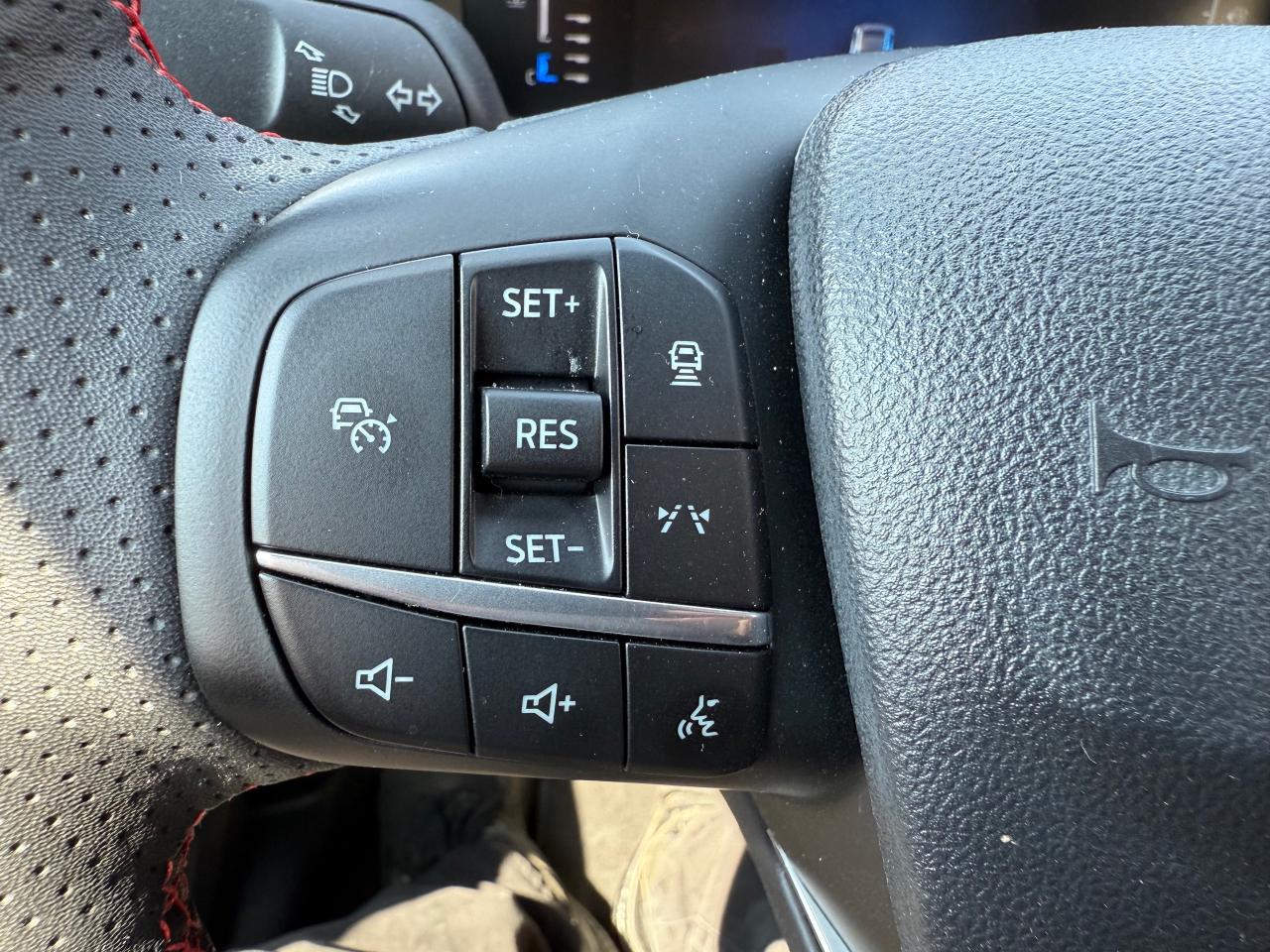 2024 Ford Escape ST-Line 4dr All-Wheel Drive Photo