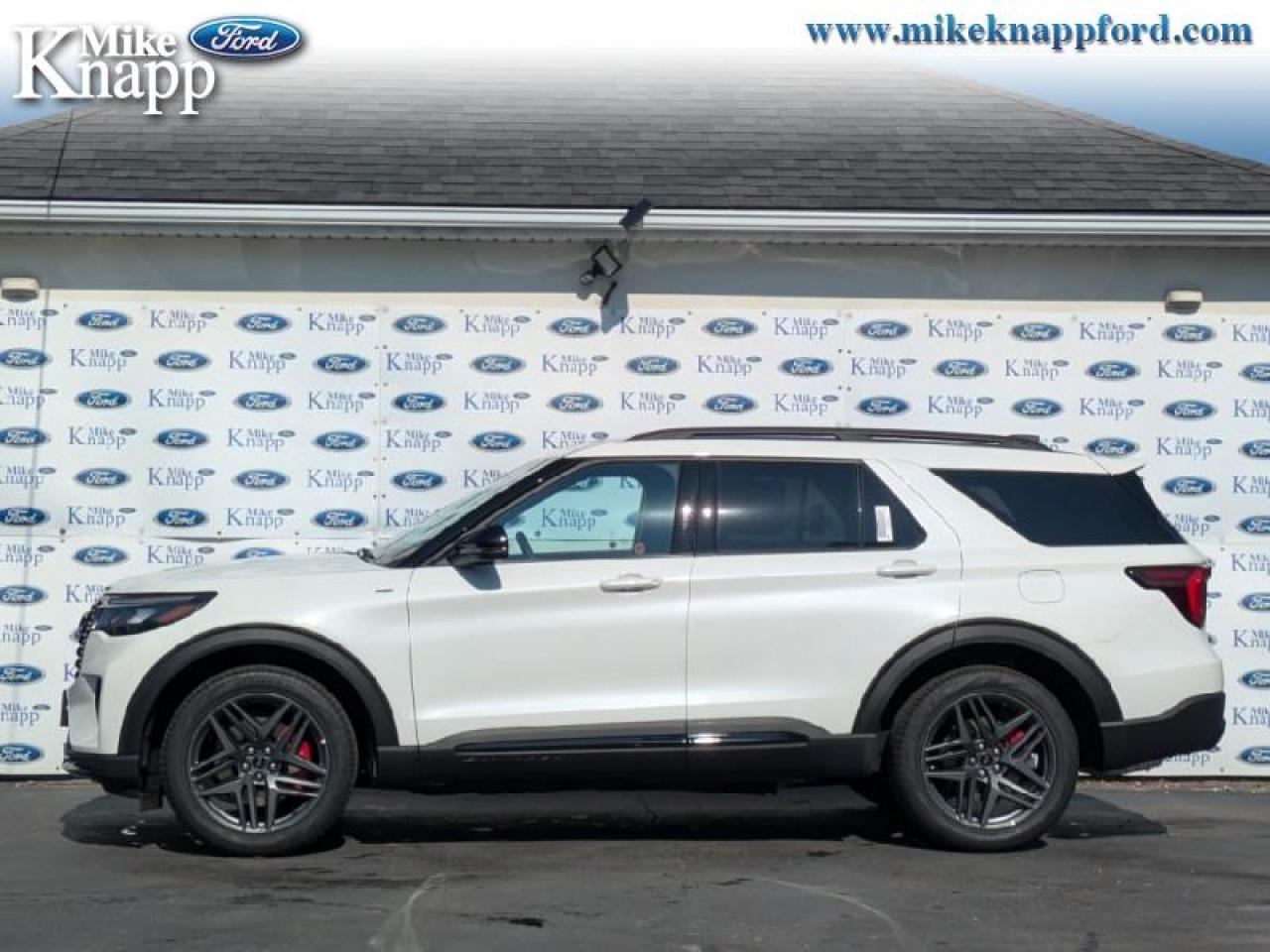 2025 Ford Explorer ST-Line Photo