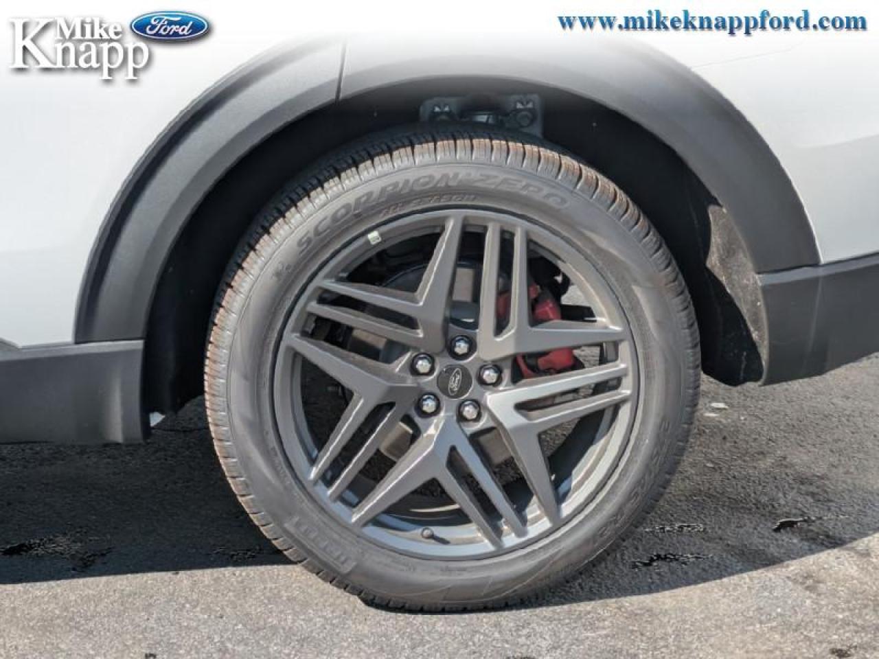 2025 Ford Explorer ST-Line Photo