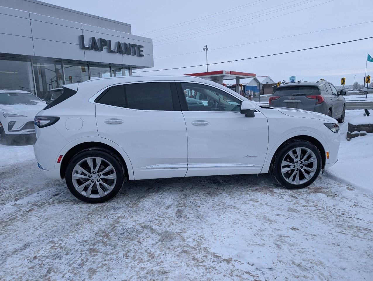 2022 Buick Envision AWD 4dr Avenir Photo2