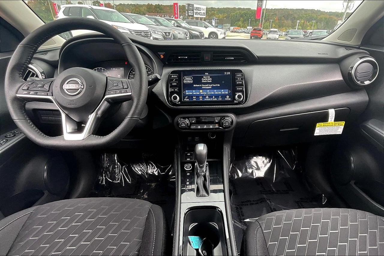 2025 Nissan Kicks Play SV 4dr Front-Wheel Drive Photo