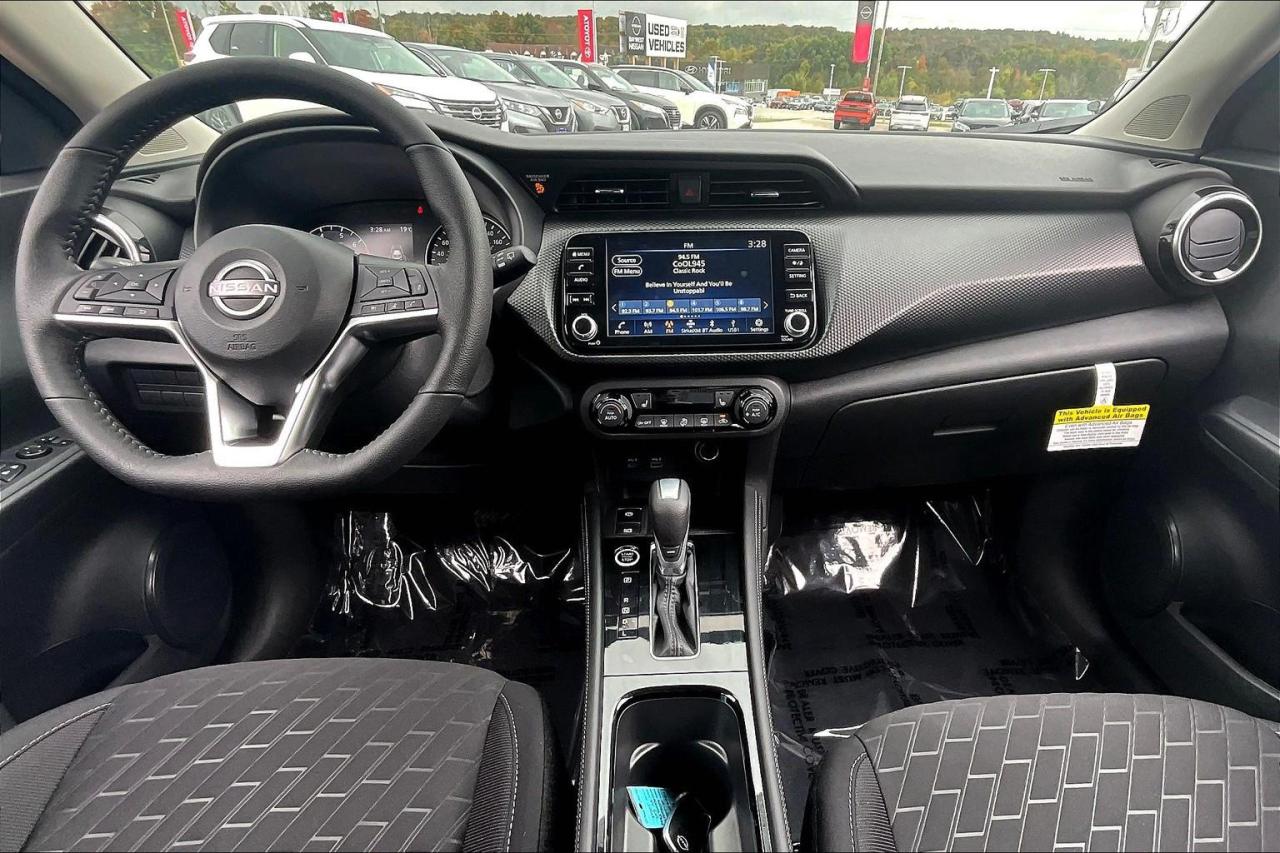 2025 Nissan Kicks Play SV 4dr Front-Wheel Drive Photo