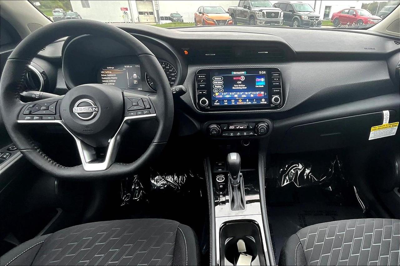 2025 Nissan Kicks Play SV 4dr Front-Wheel Drive Photo