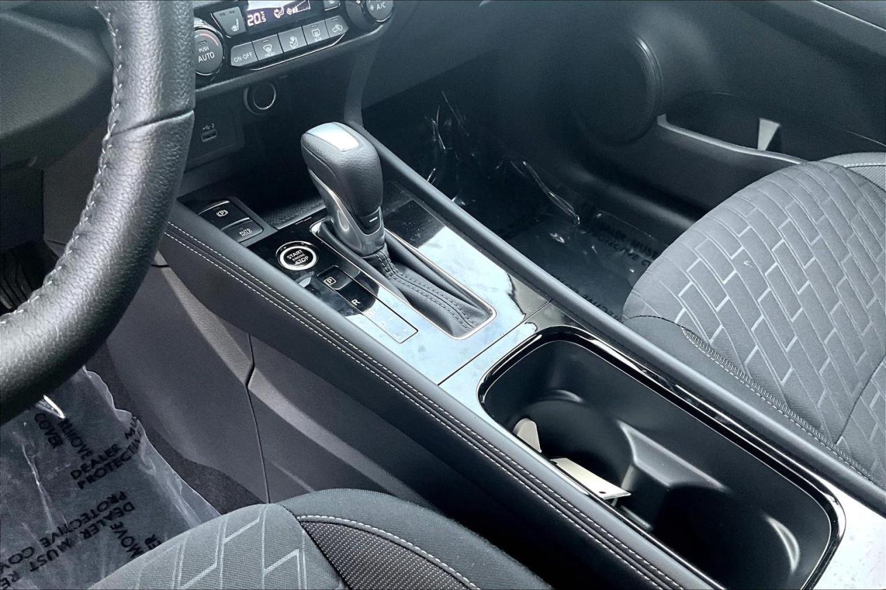 2025 Nissan Kicks Play SV 4dr Front-Wheel Drive Photo