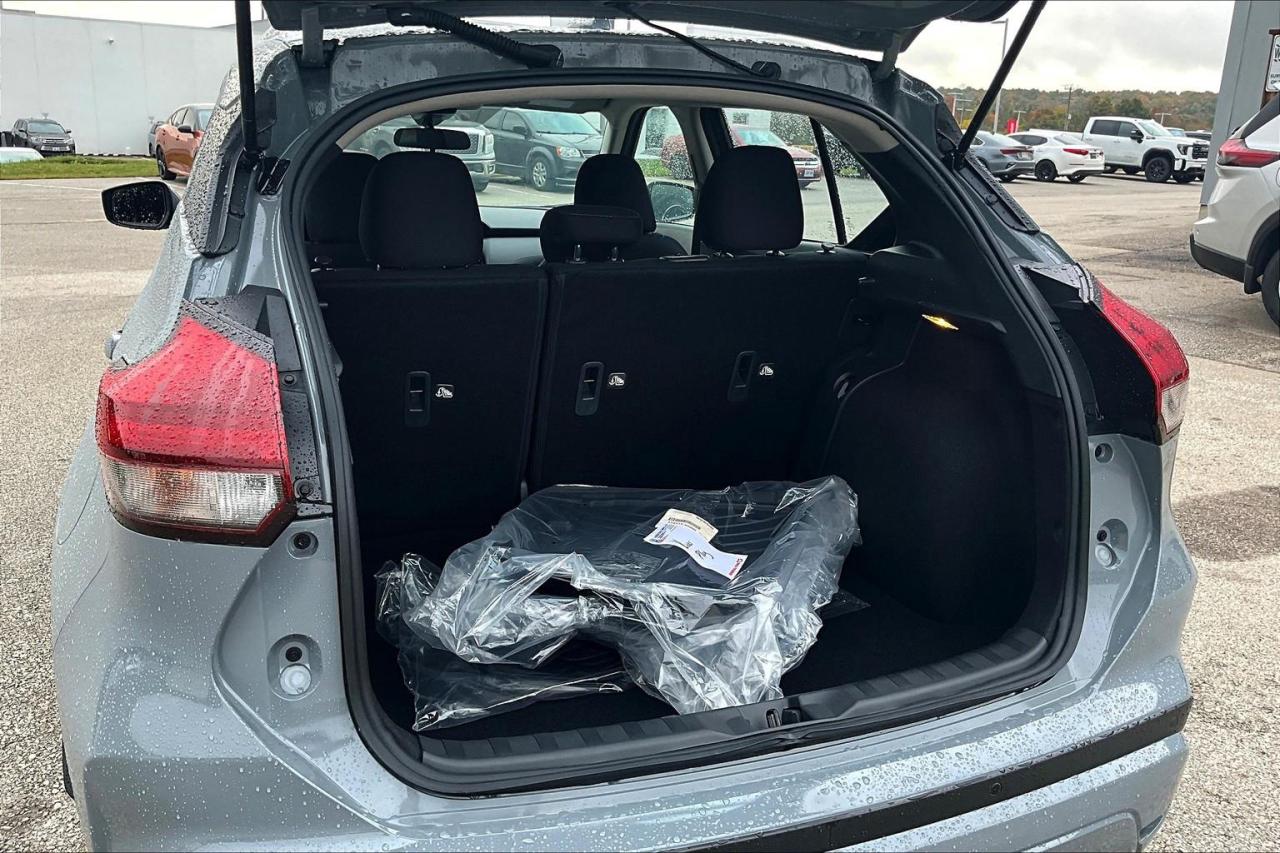 2025 Nissan Kicks Play SV 4dr Front-Wheel Drive Photo