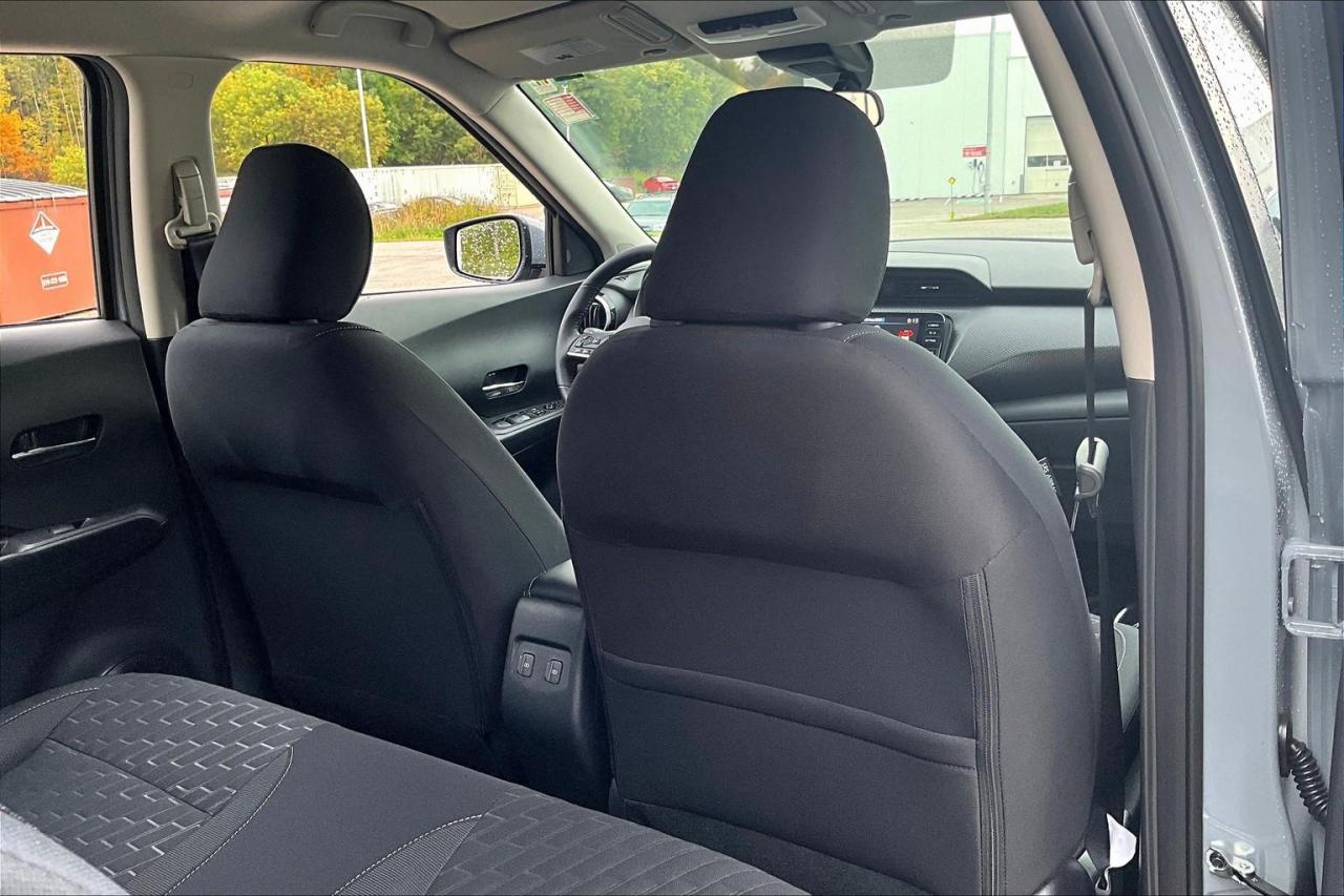 2025 Nissan Kicks Play SV 4dr Front-Wheel Drive Photo