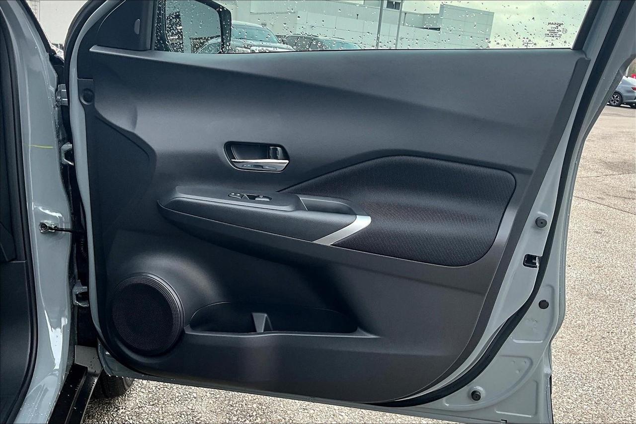 2025 Nissan Kicks Play SV 4dr Front-Wheel Drive Photo