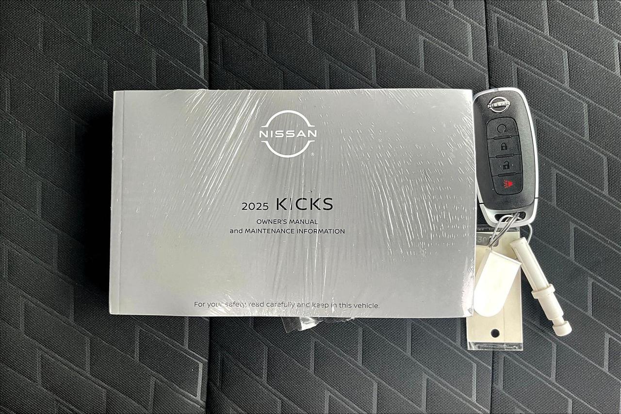 2025 Nissan Kicks Play SV 4dr Front-Wheel Drive Photo