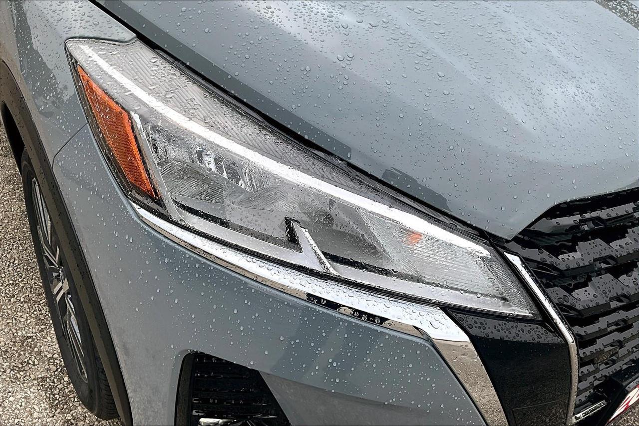2025 Nissan Kicks Play SV 4dr Front-Wheel Drive Photo