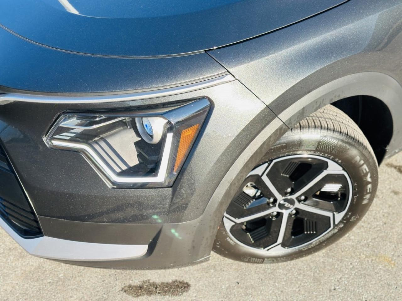 2025 Kia NIRO EX Photo3
