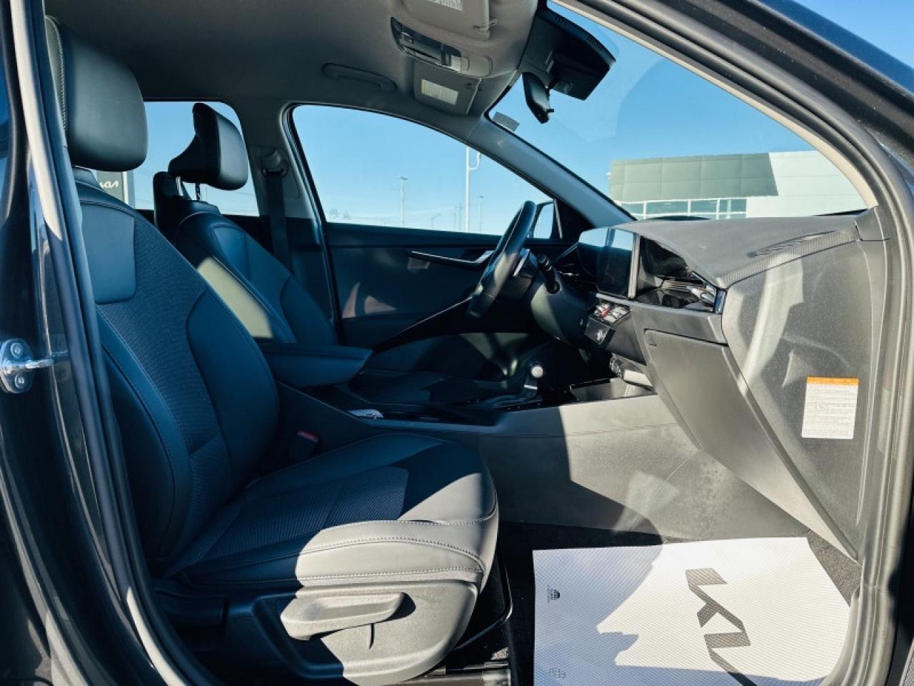 2025 Kia NIRO EX Photo