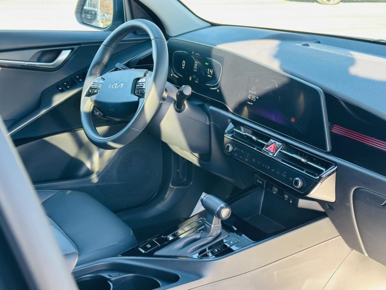 2025 Kia NIRO EX Photo