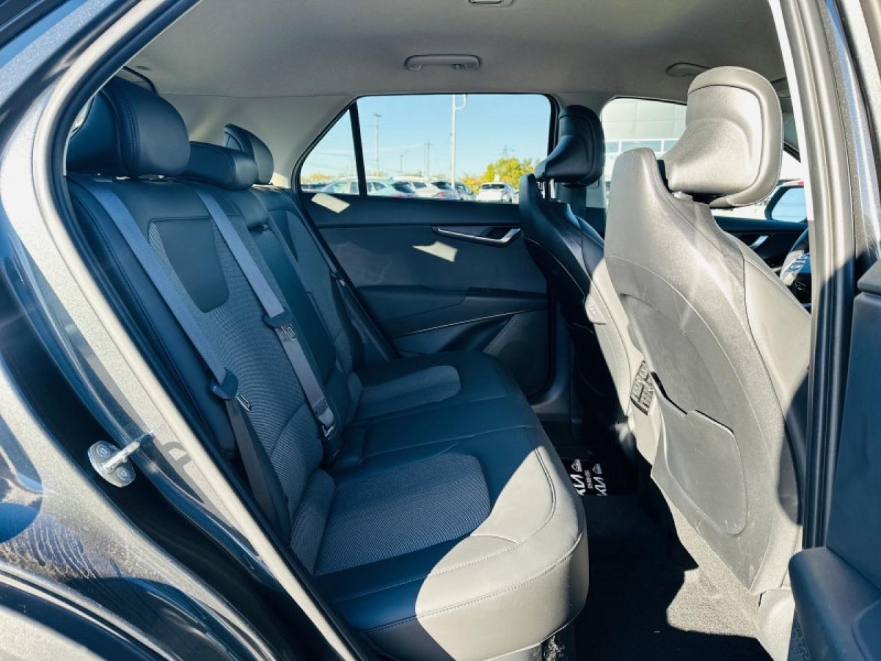 2025 Kia NIRO EX Photo