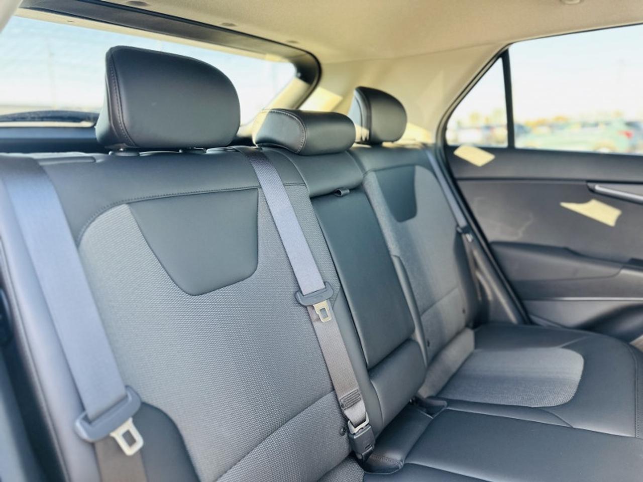 2025 Kia NIRO EX Photo