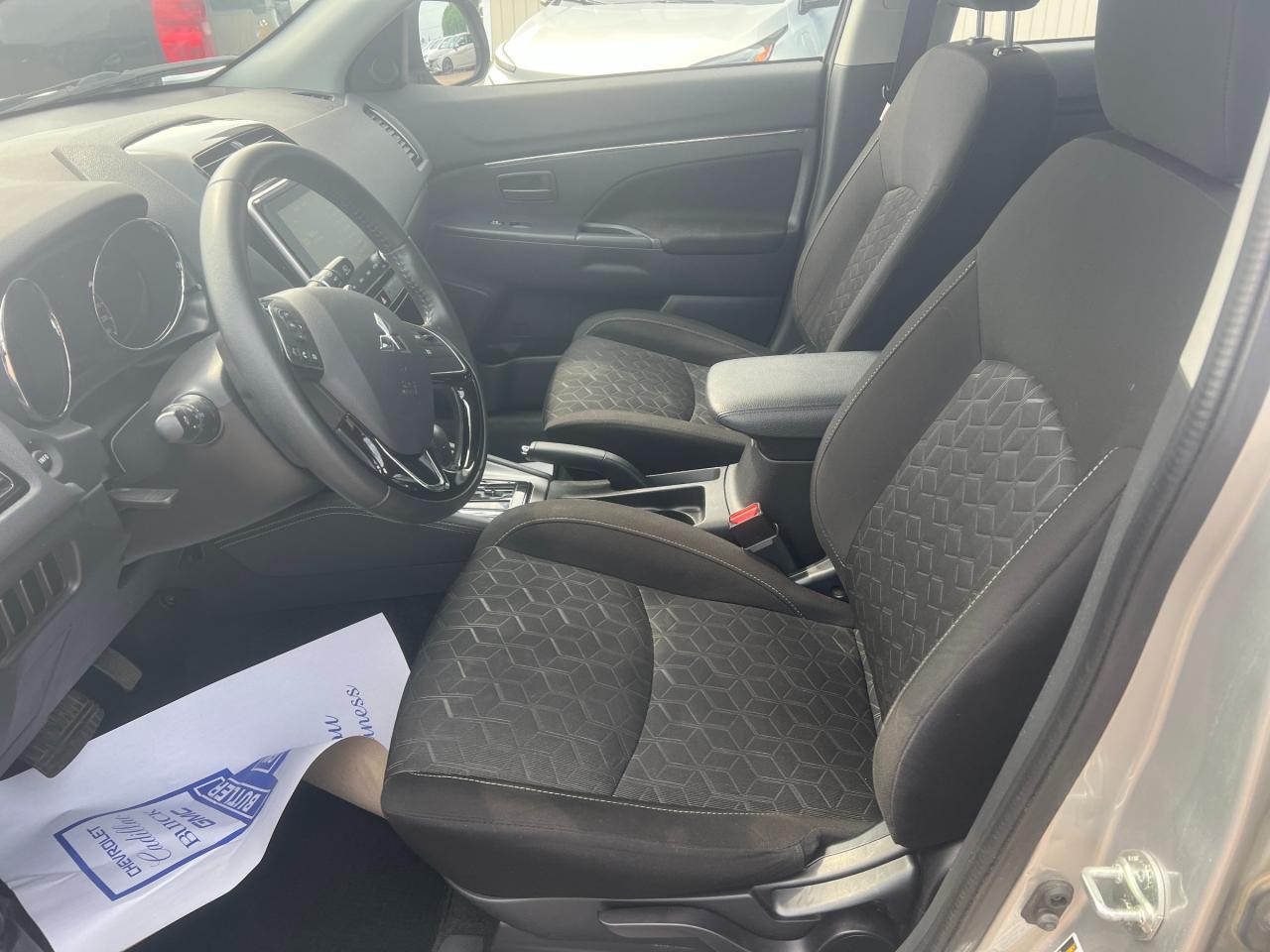 2020 Mitsubishi RVR SE 4dr Front-wheel Drive Photo