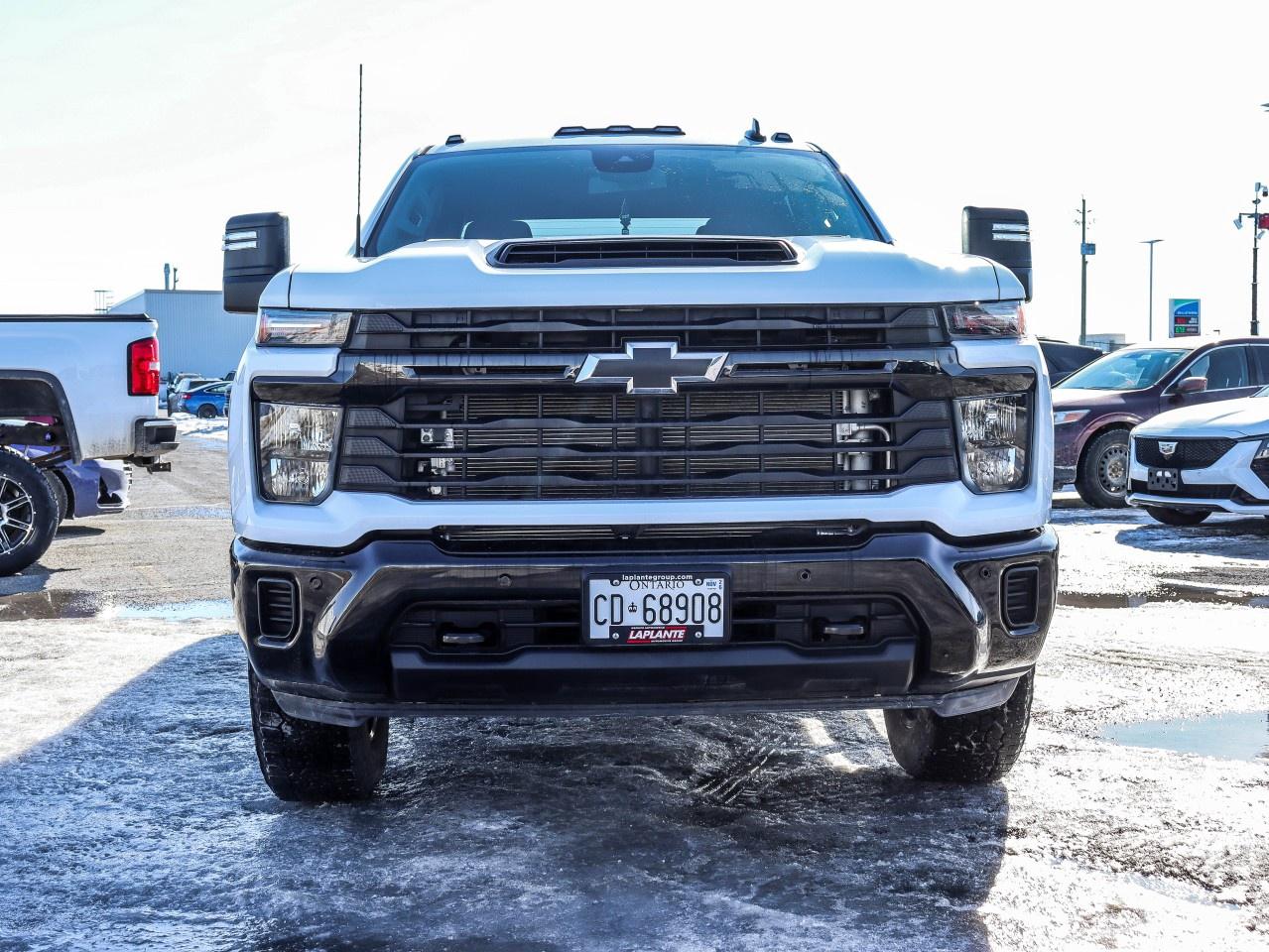 2026 Chevrolet SILVERADO 2500HD 4WD Crew Cab Standard Box Custom Photo