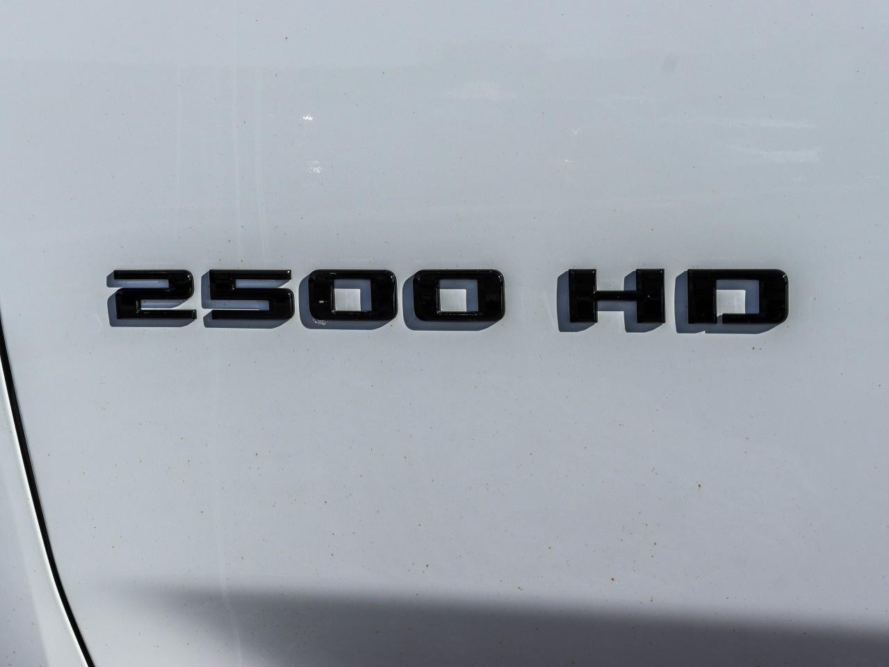 2026 Chevrolet SILVERADO 2500HD 4WD Crew Cab Standard Box Custom Photo