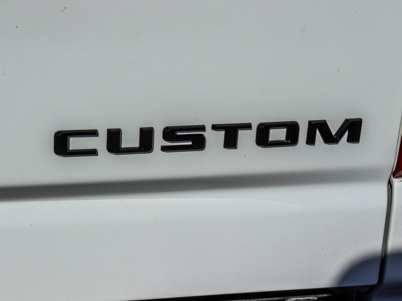 2026 Chevrolet SILVERADO 2500HD 4WD Crew Cab Standard Box Custom Photo