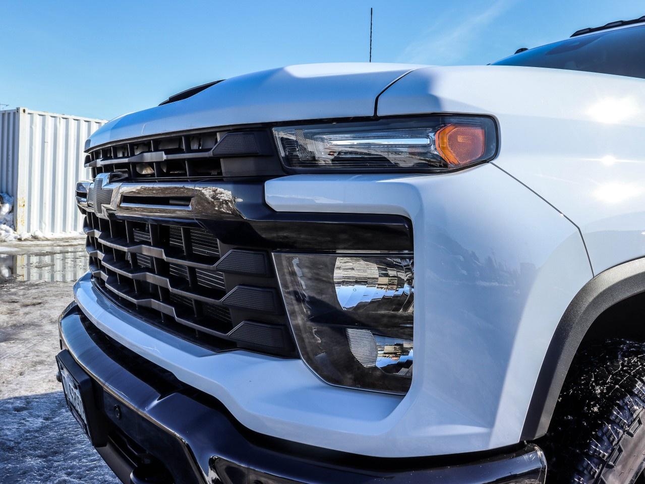 2026 Chevrolet SILVERADO 2500HD 4WD Crew Cab Standard Box Custom Photo
