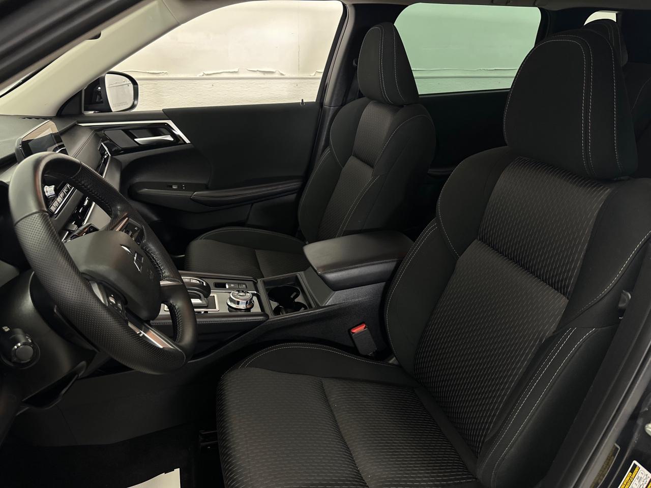 2023 Mitsubishi Outlander ES 4dr S-AWC Photo