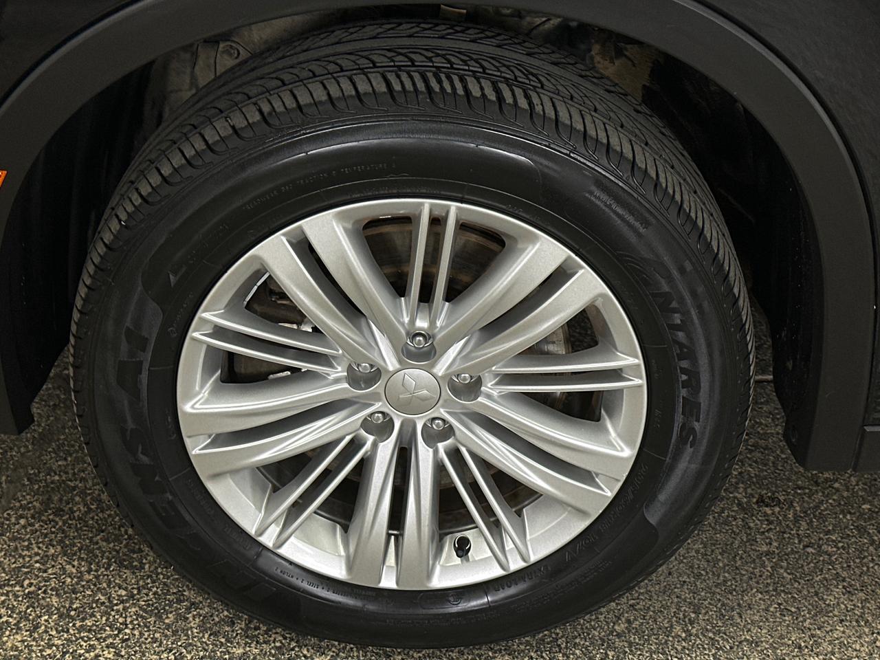 2023 Mitsubishi Outlander ES 4dr S-AWC Photo