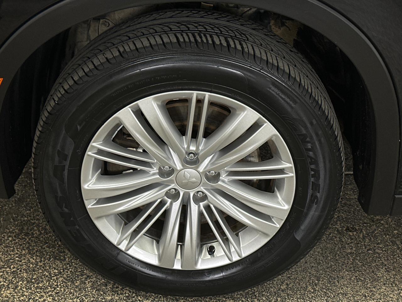 2023 Mitsubishi Outlander ES 4dr S-AWC Photo