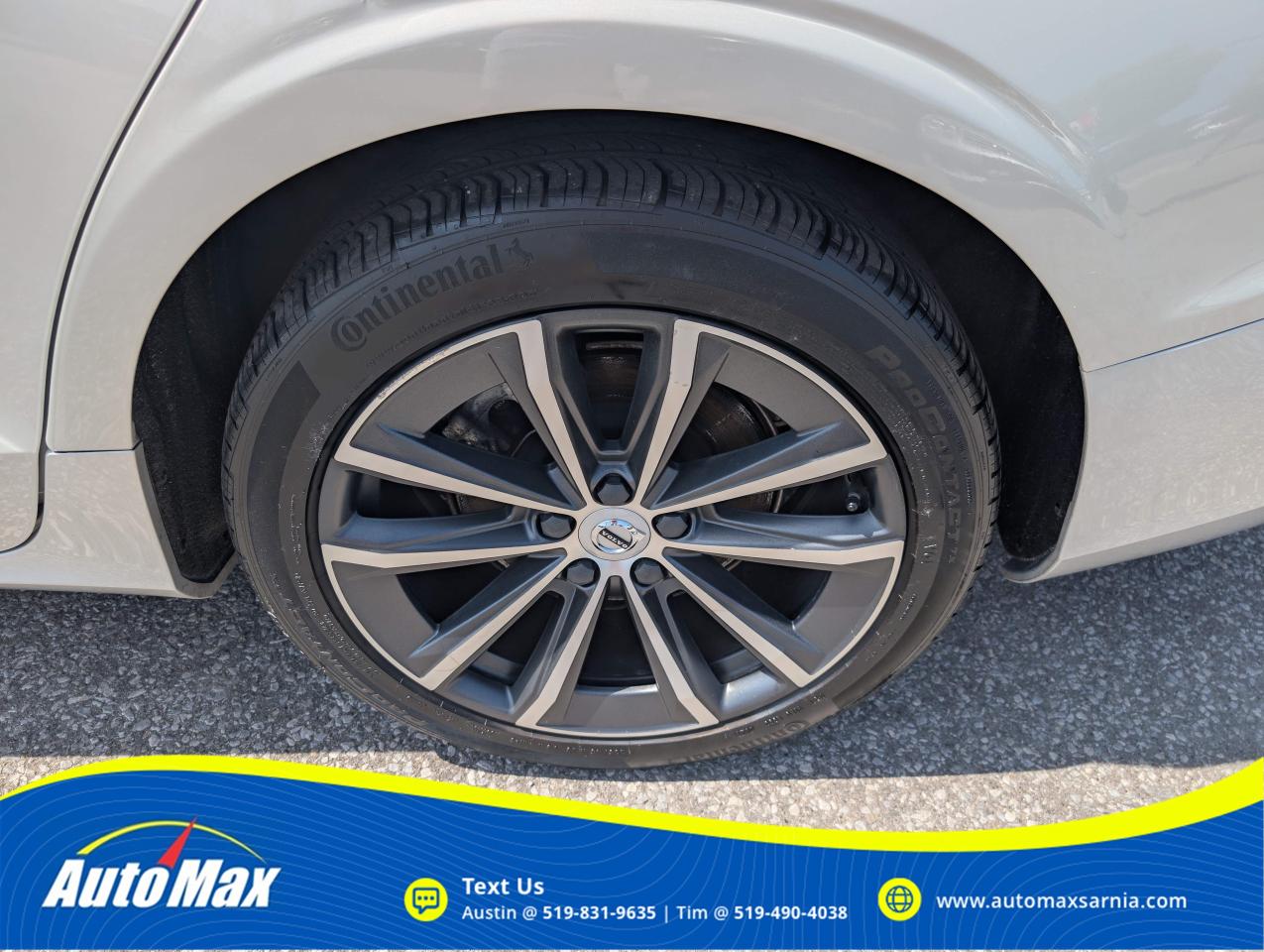 2022 Volvo S60 B5 Momentum 4dr All-Wheel Drive Sedan Photo