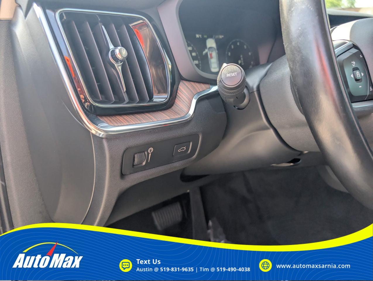 2022 Volvo S60 B5 Momentum 4dr All-Wheel Drive Sedan Photo