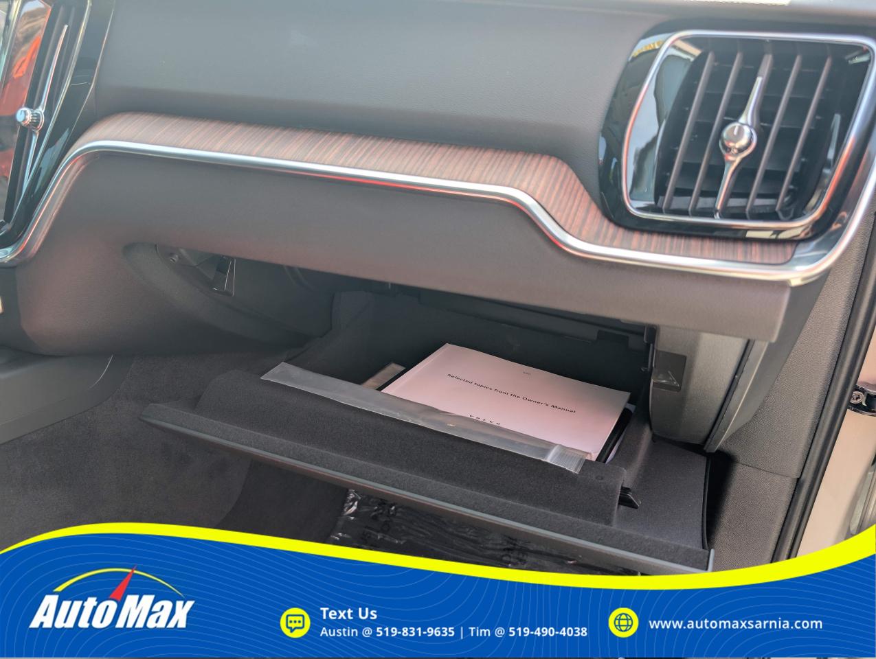 2022 Volvo S60 B5 Momentum 4dr All-Wheel Drive Sedan Photo