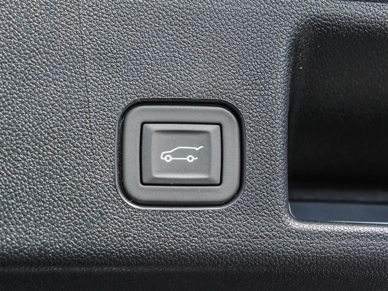 2026 Chevrolet Equinox EV 4dr RS Photo