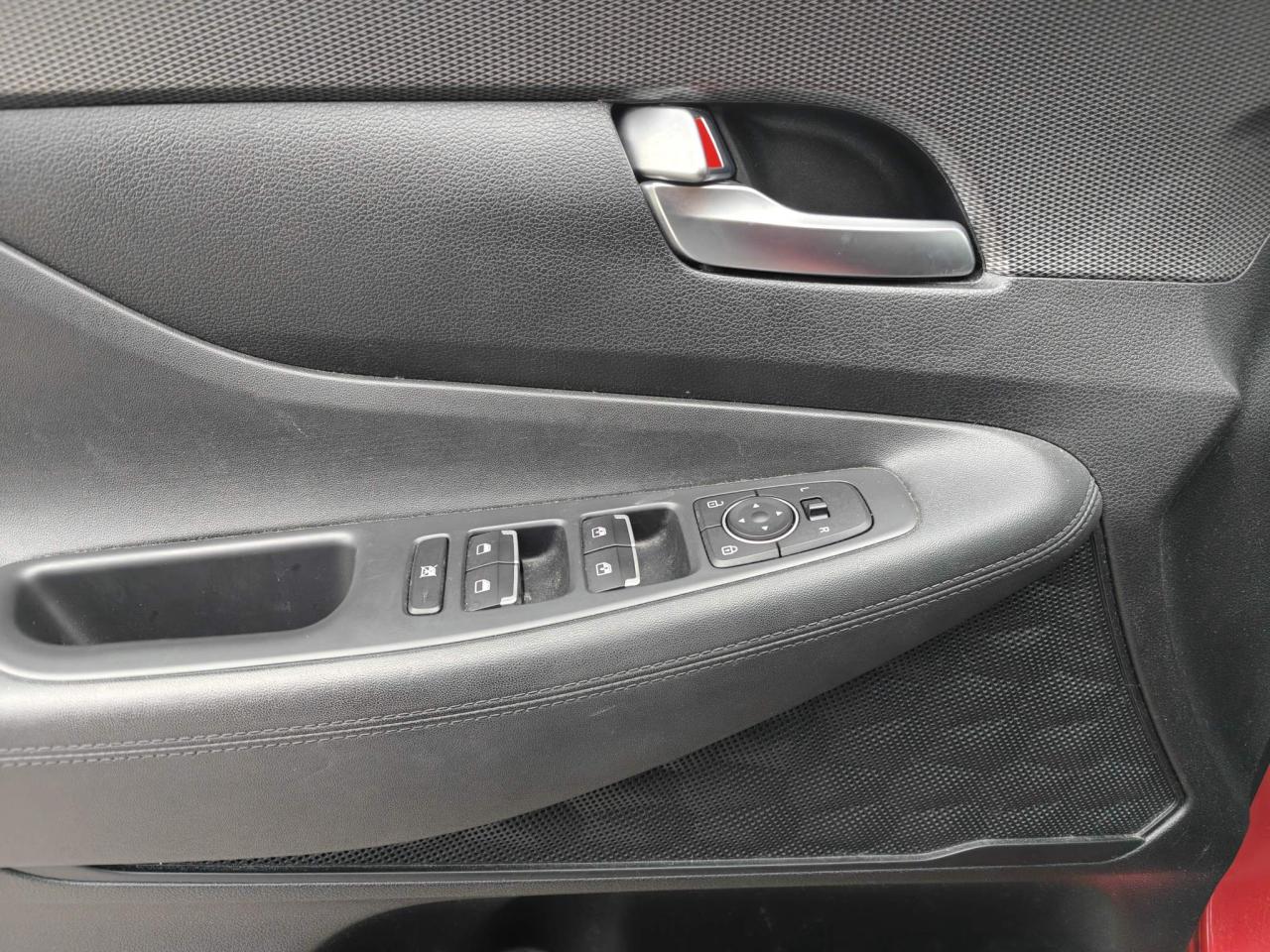 2020 Hyundai Santa Fe Essential 2.4 w/Safety Package 4dr All-Wheel Drive Photo